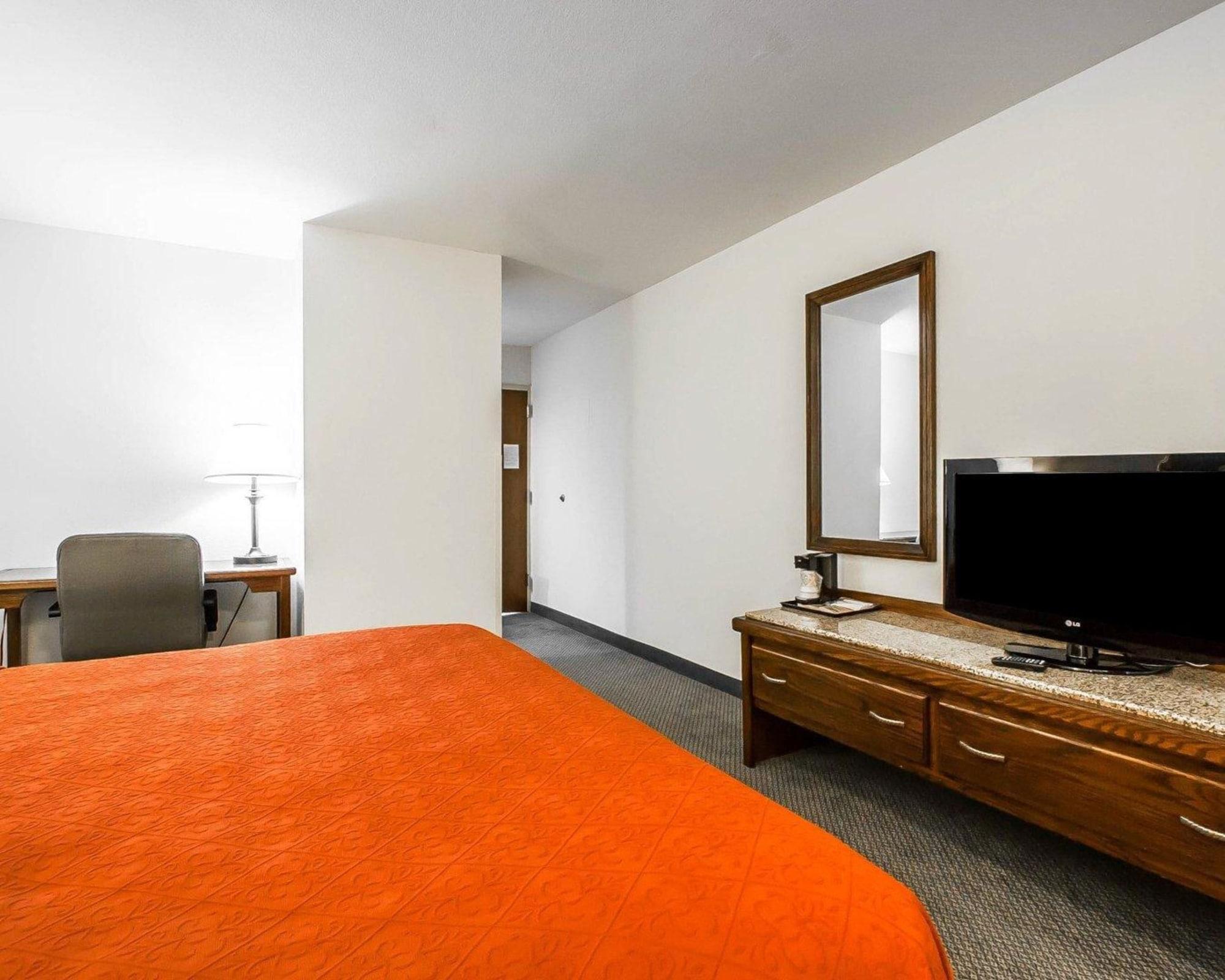 Quality Inn & Suites North Springfield Exteriér fotografie