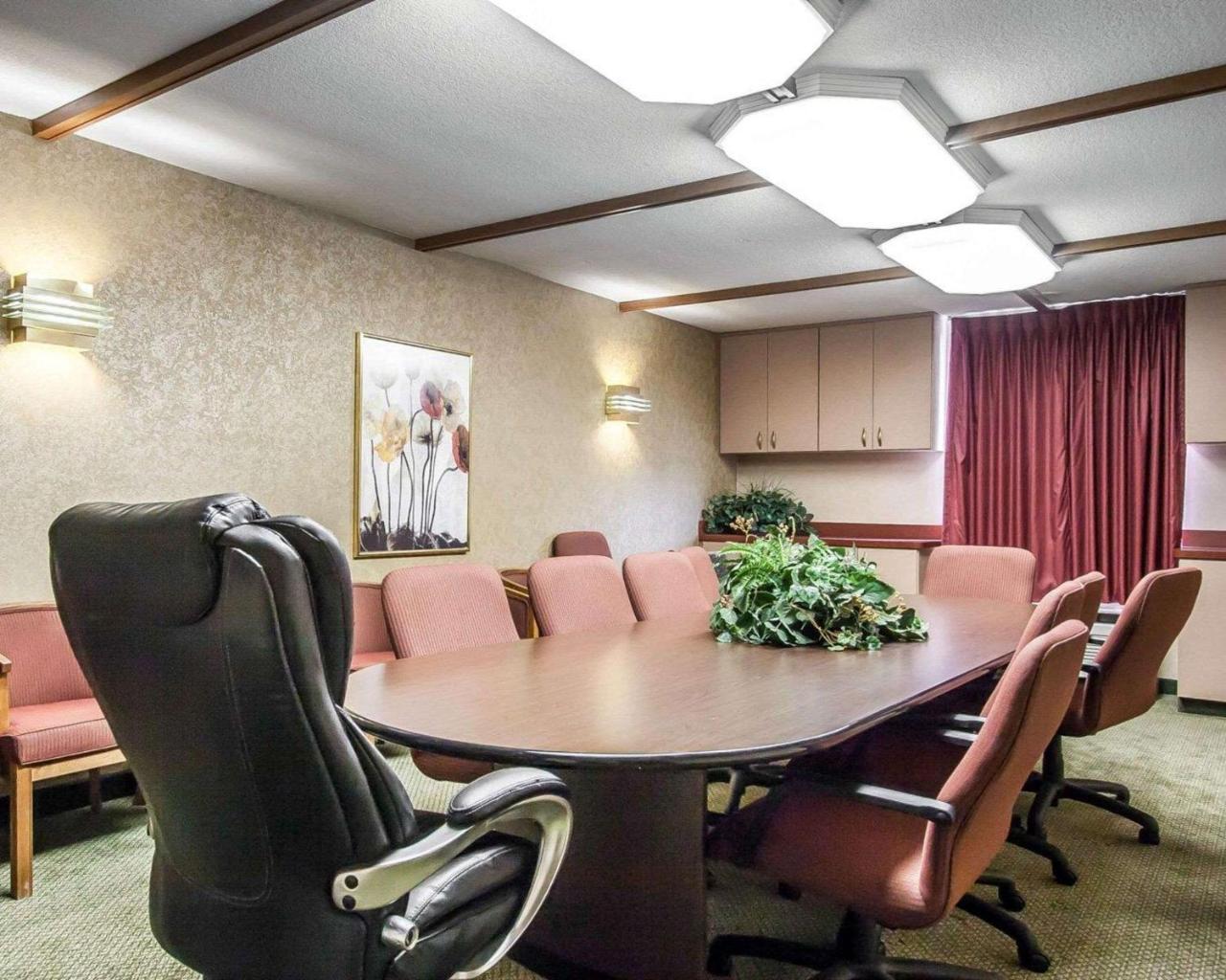 Quality Inn & Suites North Springfield Exteriér fotografie
