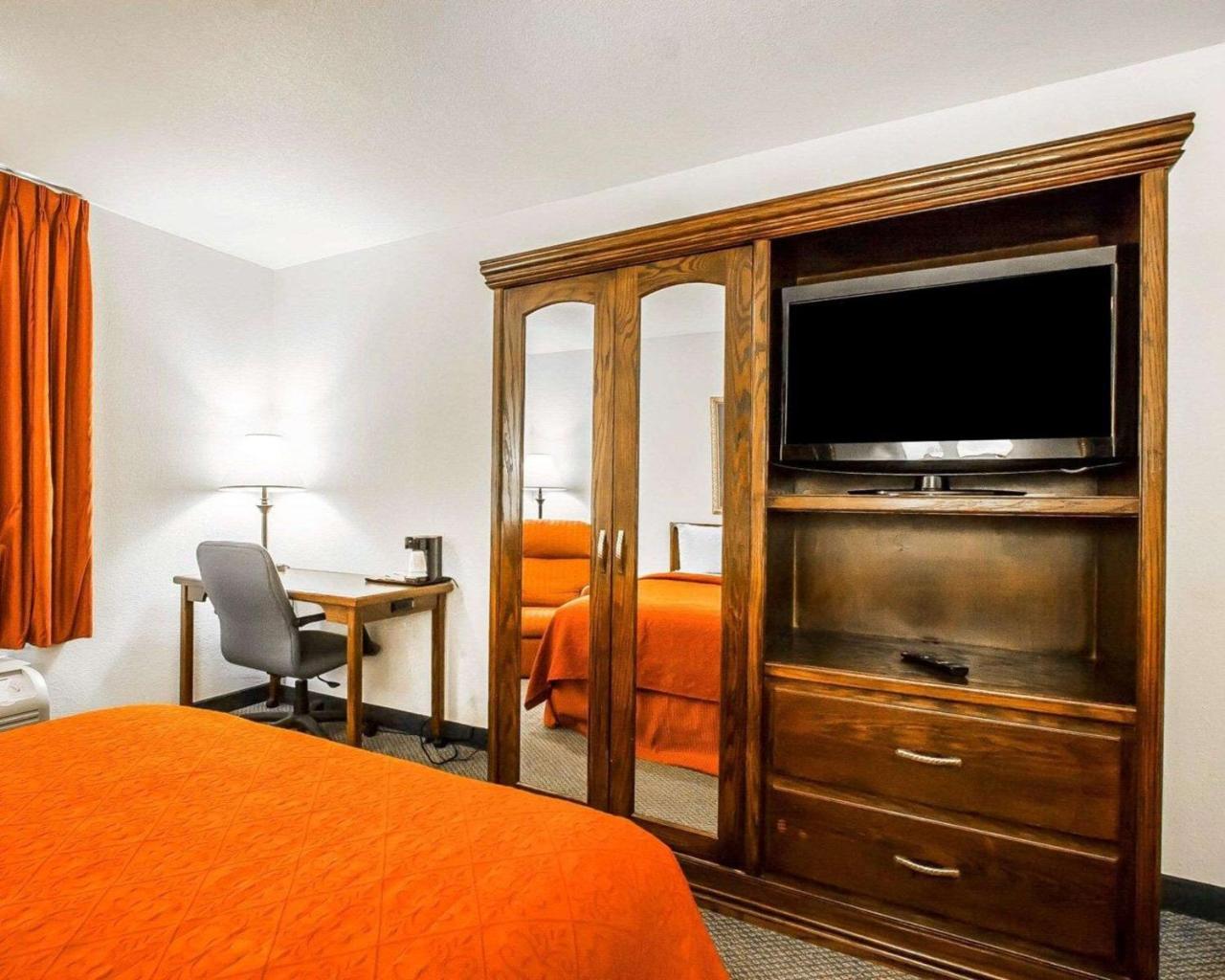 Quality Inn & Suites North Springfield Exteriér fotografie