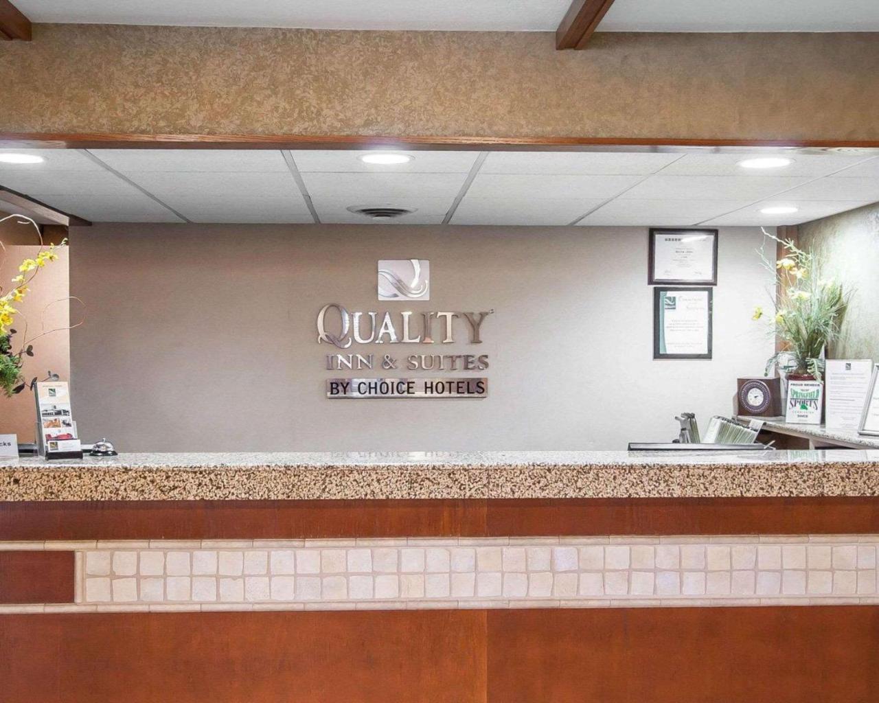 Quality Inn & Suites North Springfield Exteriér fotografie