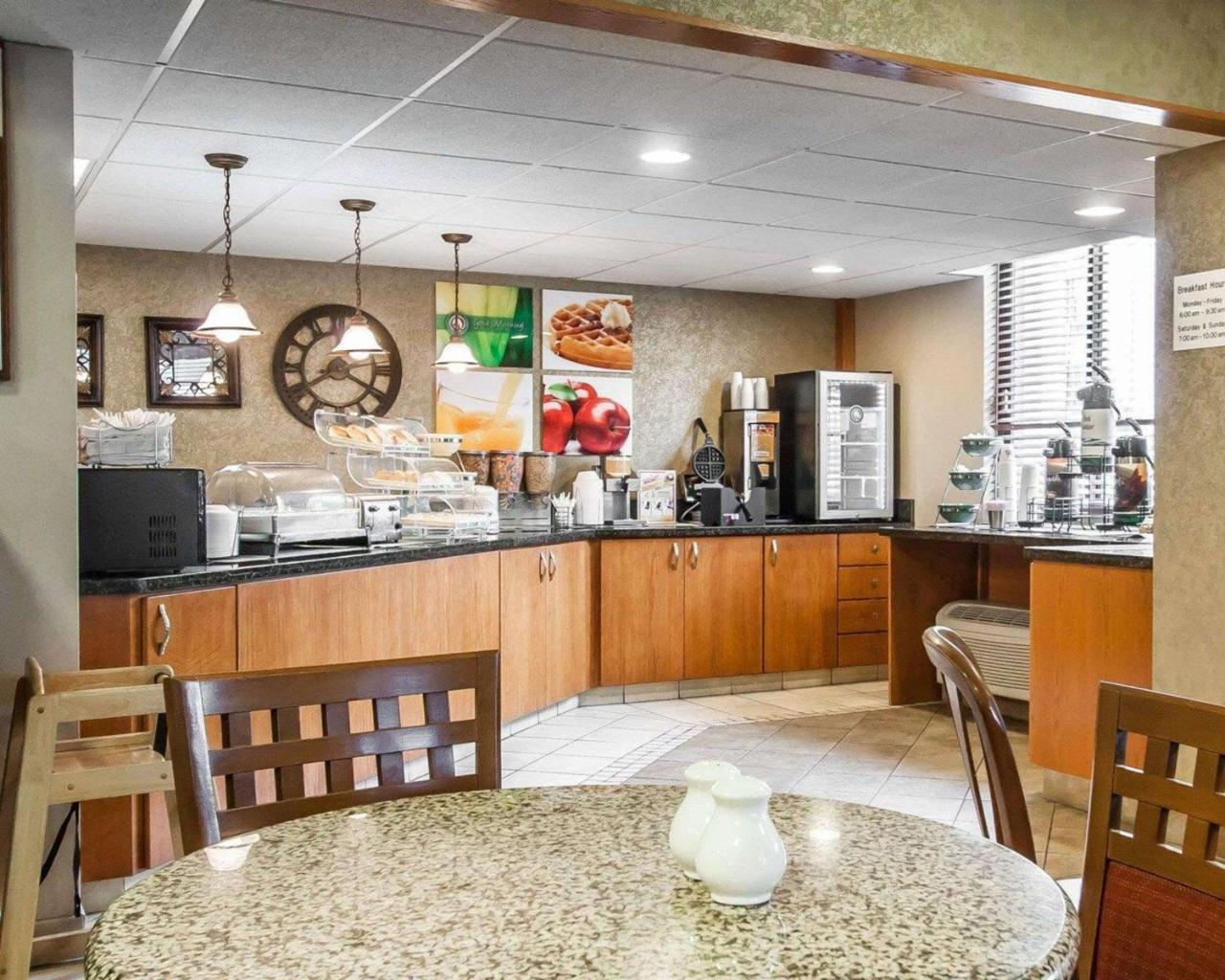 Quality Inn & Suites North Springfield Exteriér fotografie