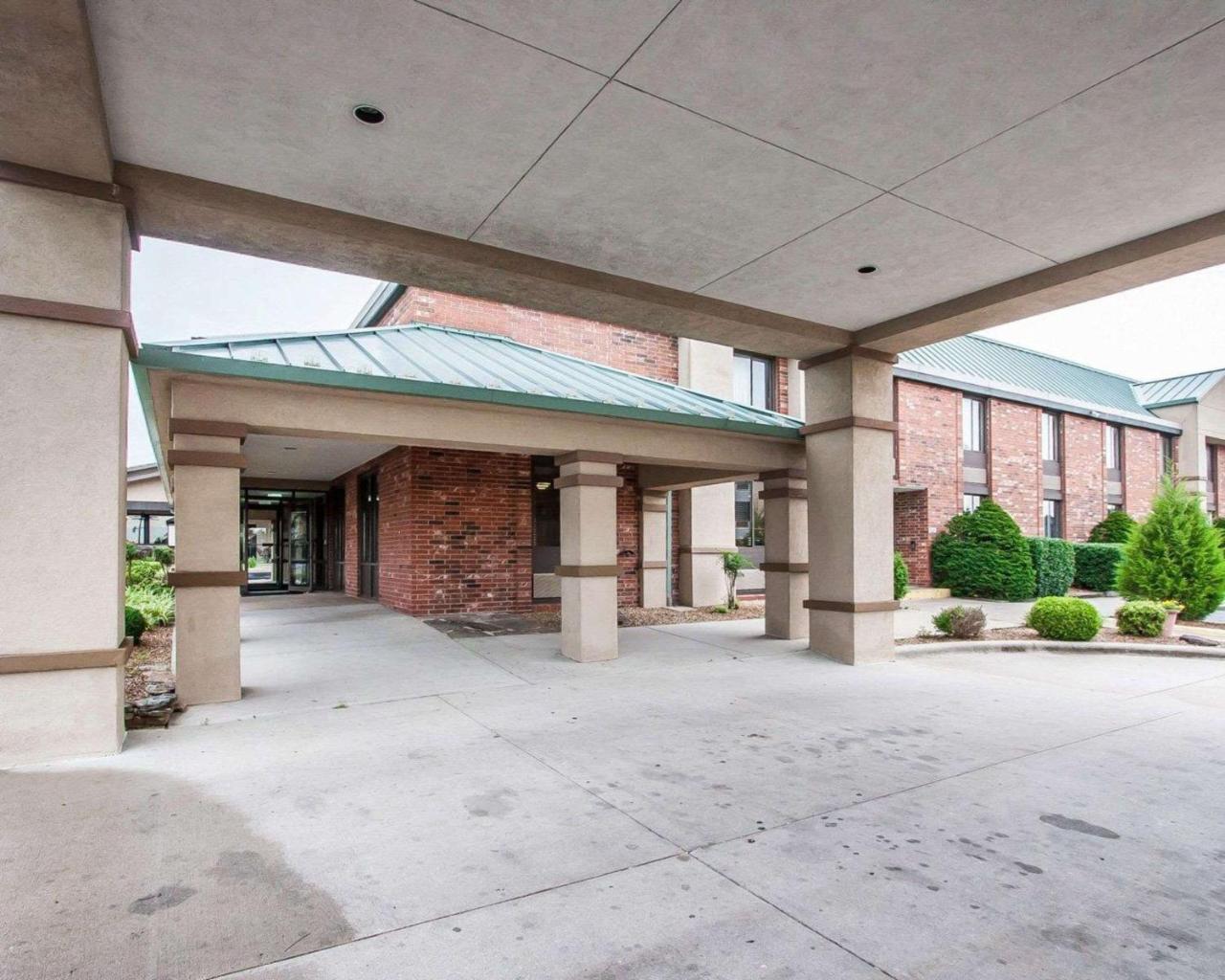 Quality Inn & Suites North Springfield Exteriér fotografie