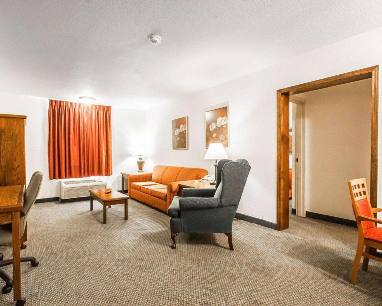 Quality Inn & Suites North Springfield Exteriér fotografie