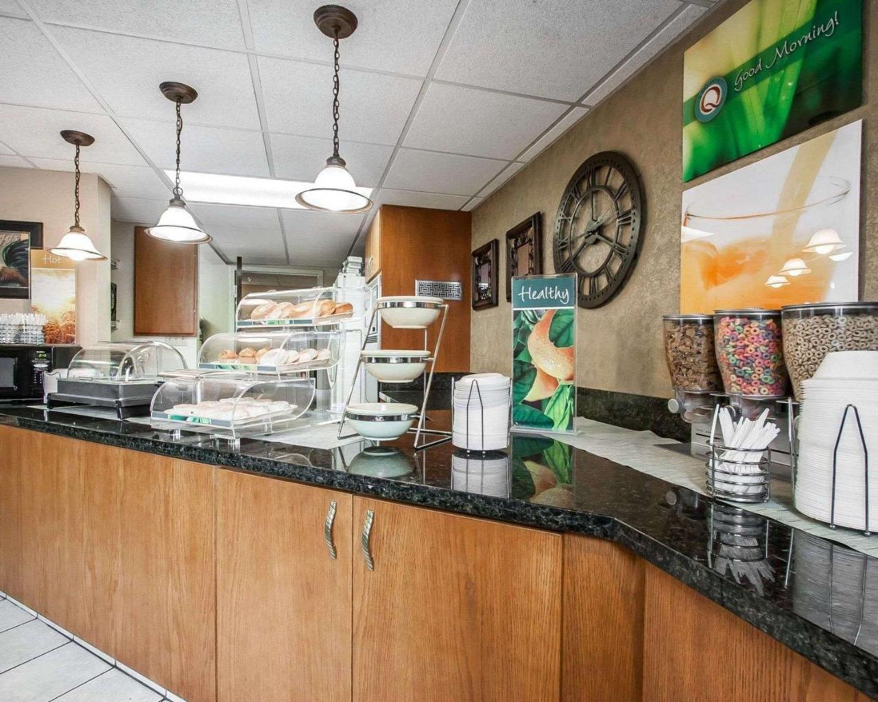 Quality Inn & Suites North Springfield Exteriér fotografie