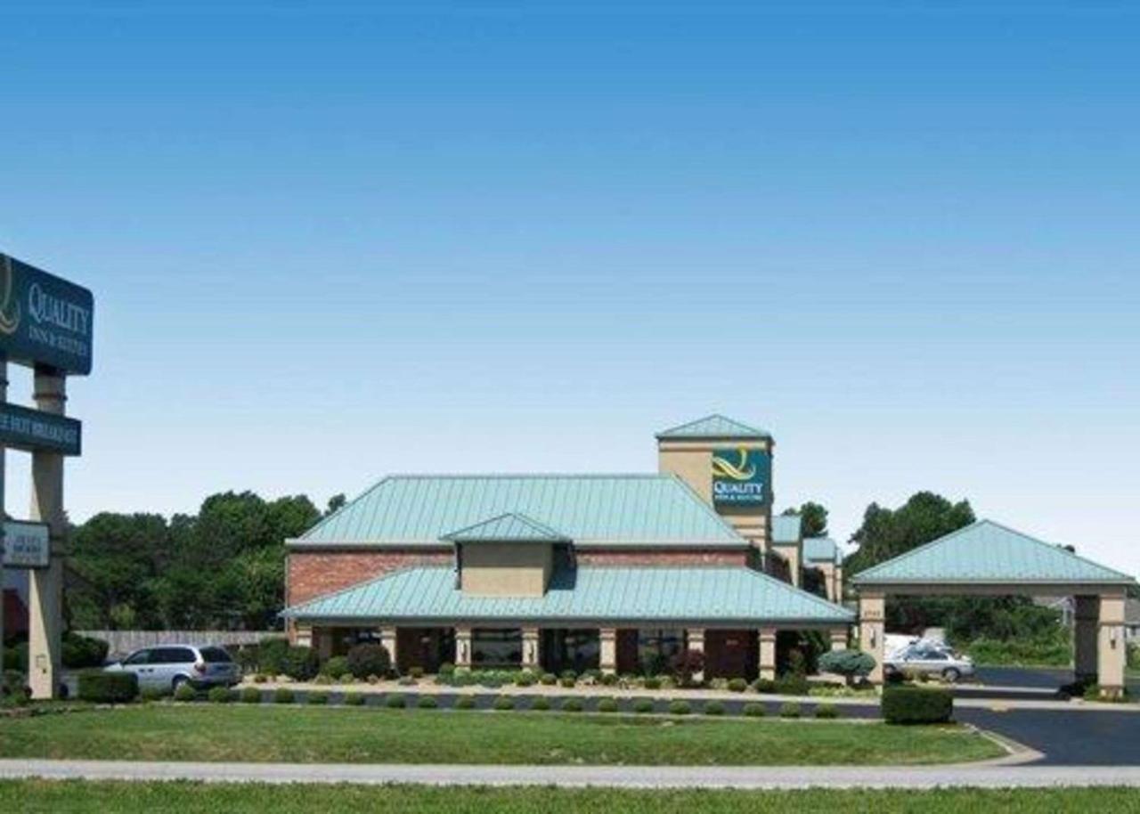 Quality Inn & Suites North Springfield Exteriér fotografie
