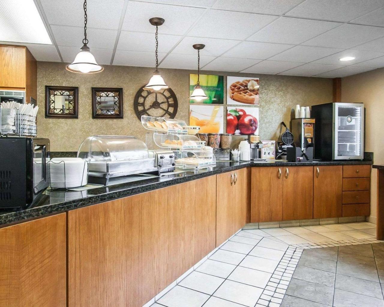 Quality Inn & Suites North Springfield Exteriér fotografie