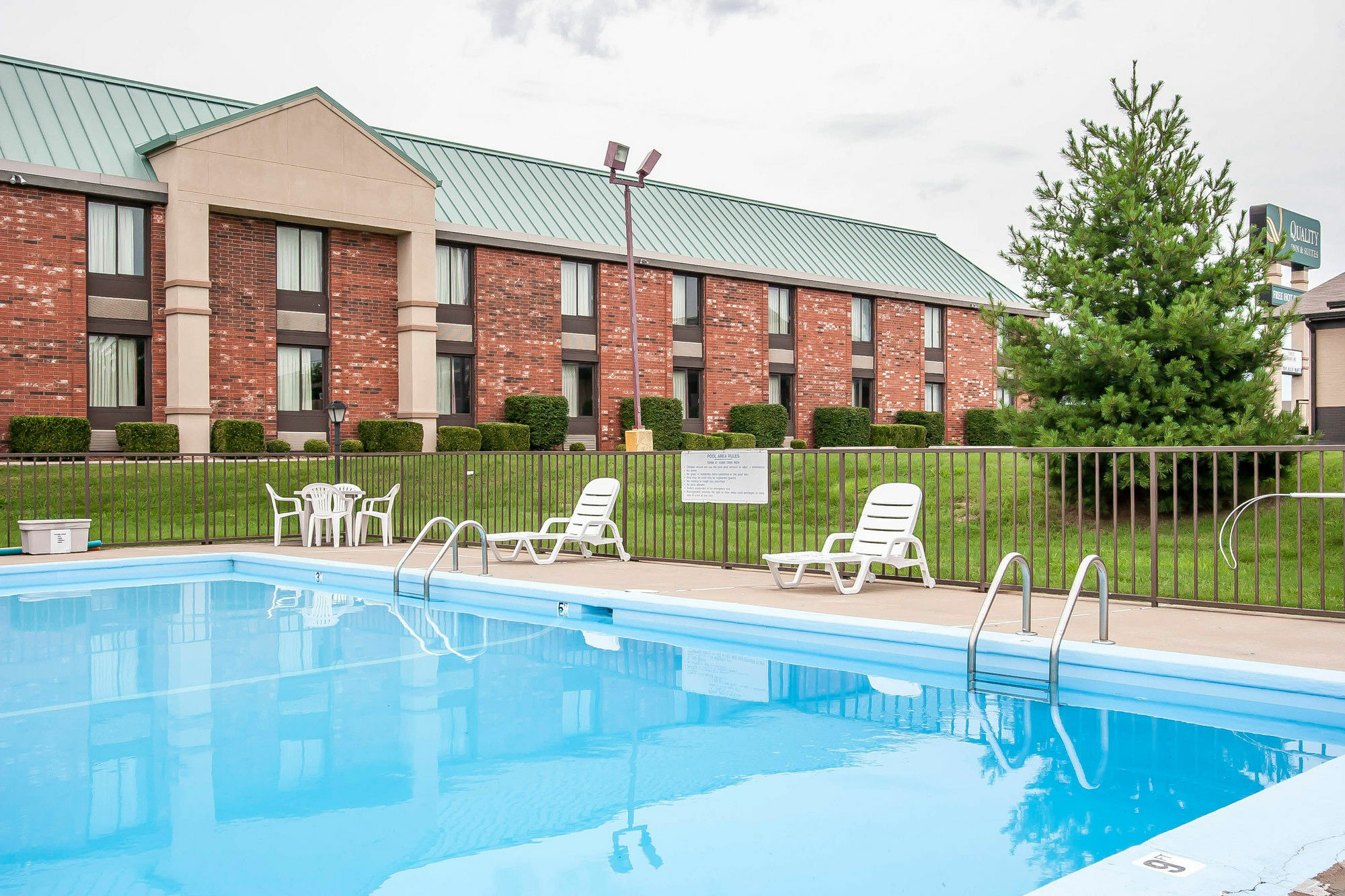 Quality Inn & Suites North Springfield Exteriér fotografie